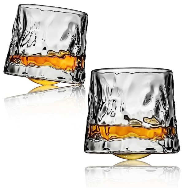 Două pahare pentru servirea whisky-ului