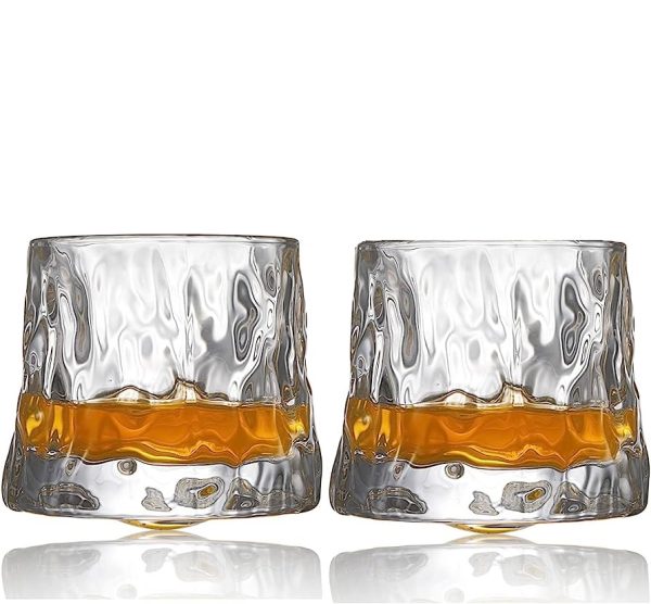 Două pahare asortate pentru servirea whisky-ului